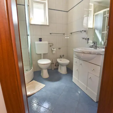 Nelly- Self Check-in Apartament